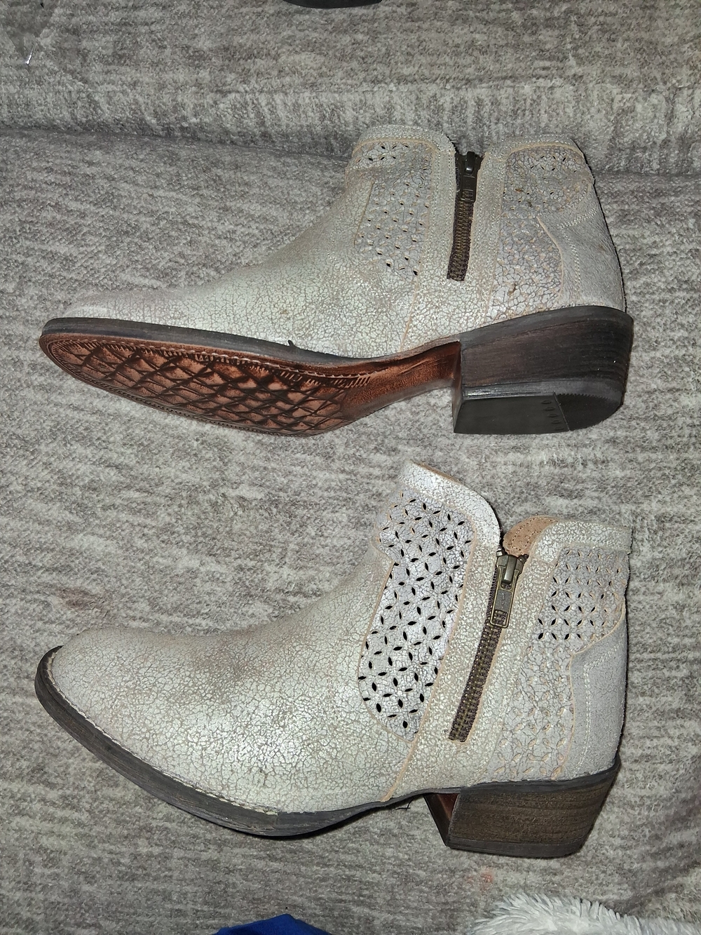 Corkys Girl Bovina Distressed Leather Double Zip Ankle Booties Size 8
